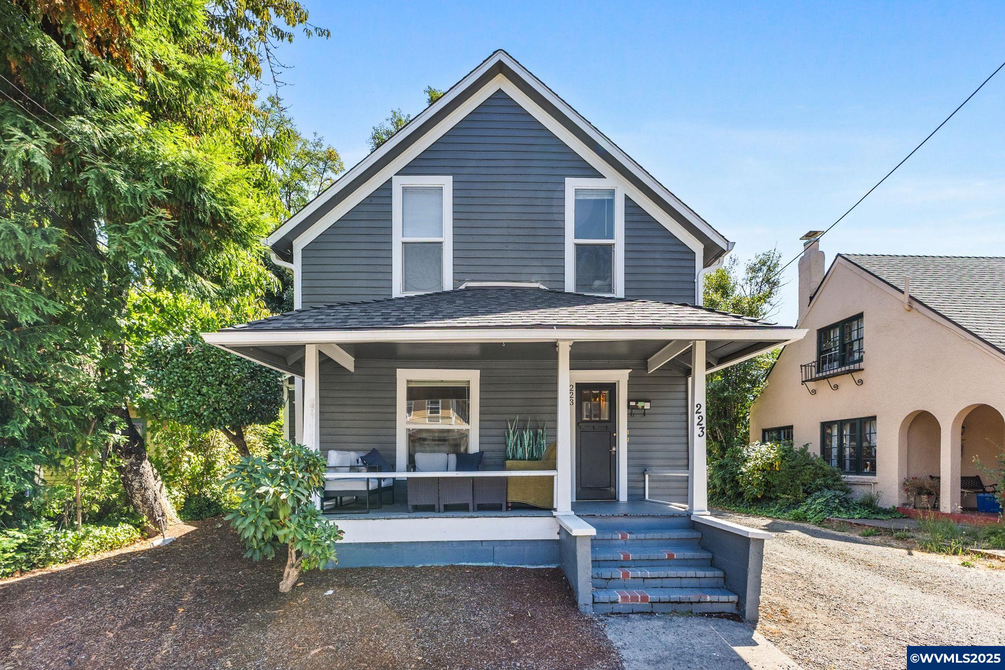 223 NW 15th St