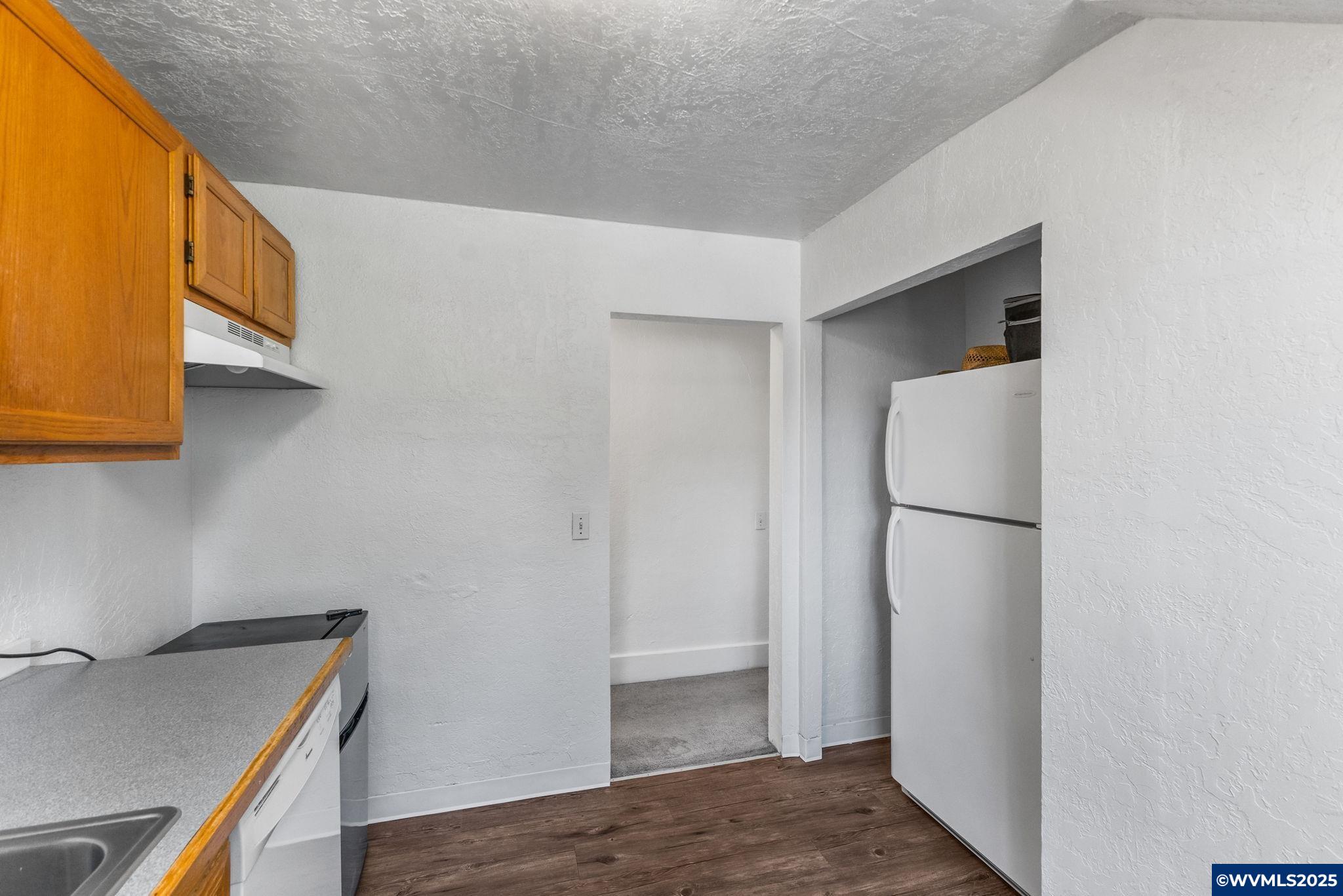 223 NW 15th St