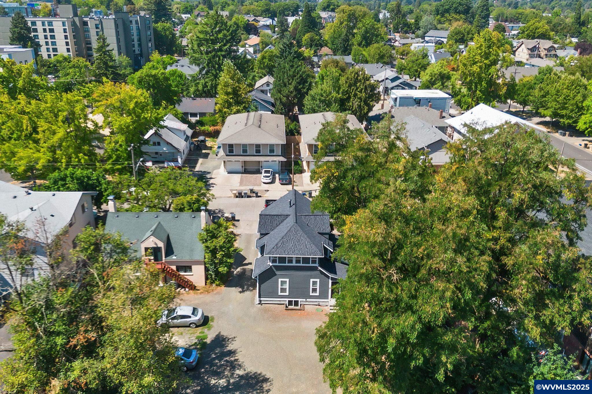 223 NW 15th St