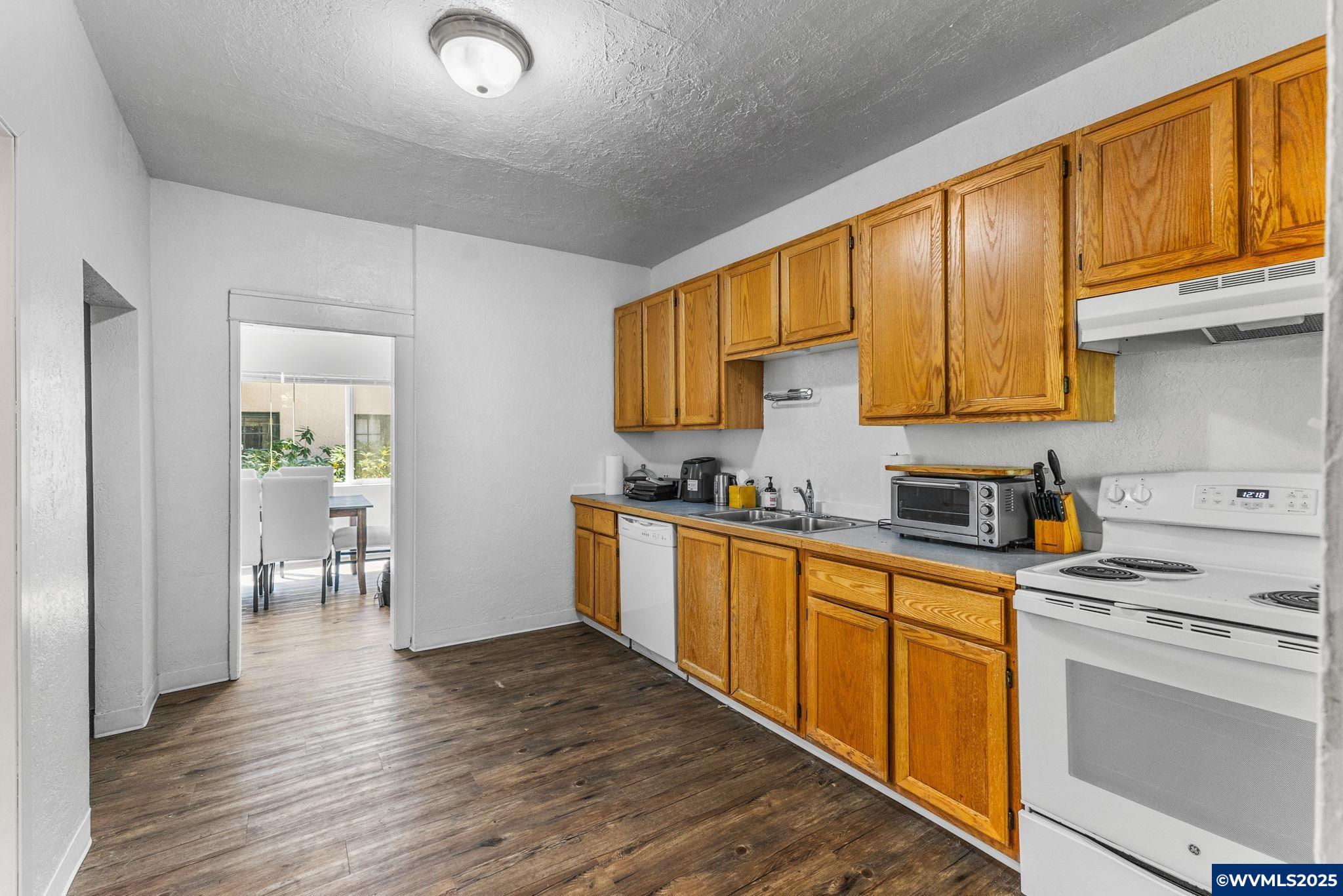 223 NW 15th St