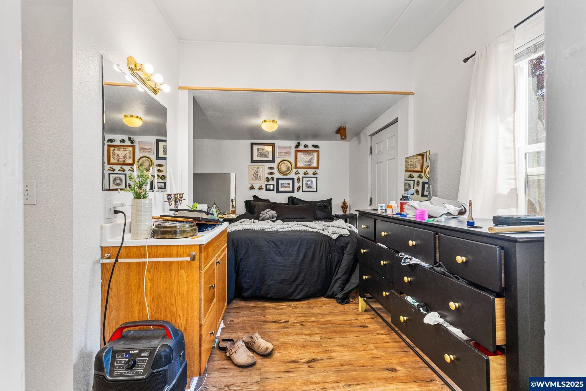 223 NW 15th St