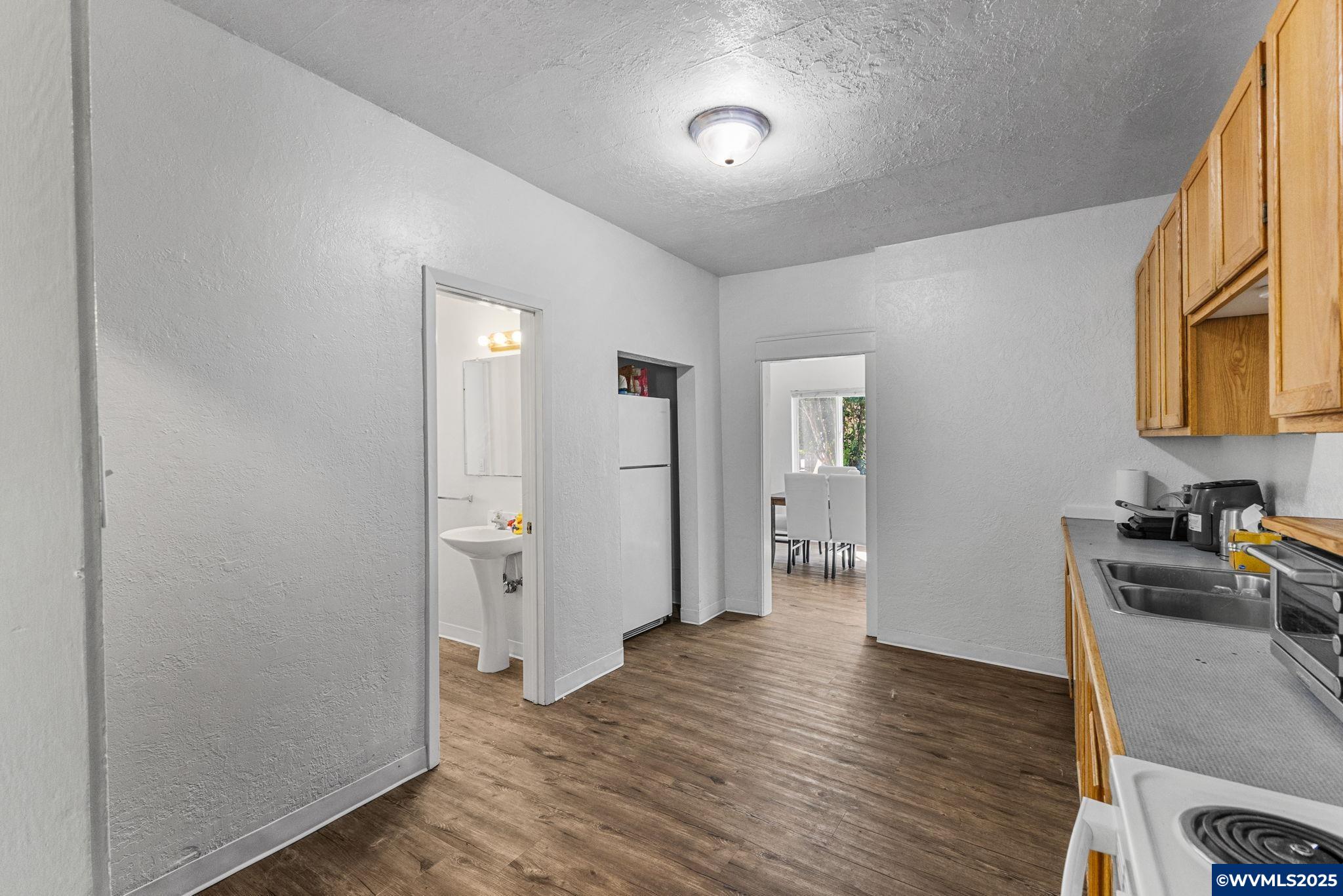 223 NW 15th St