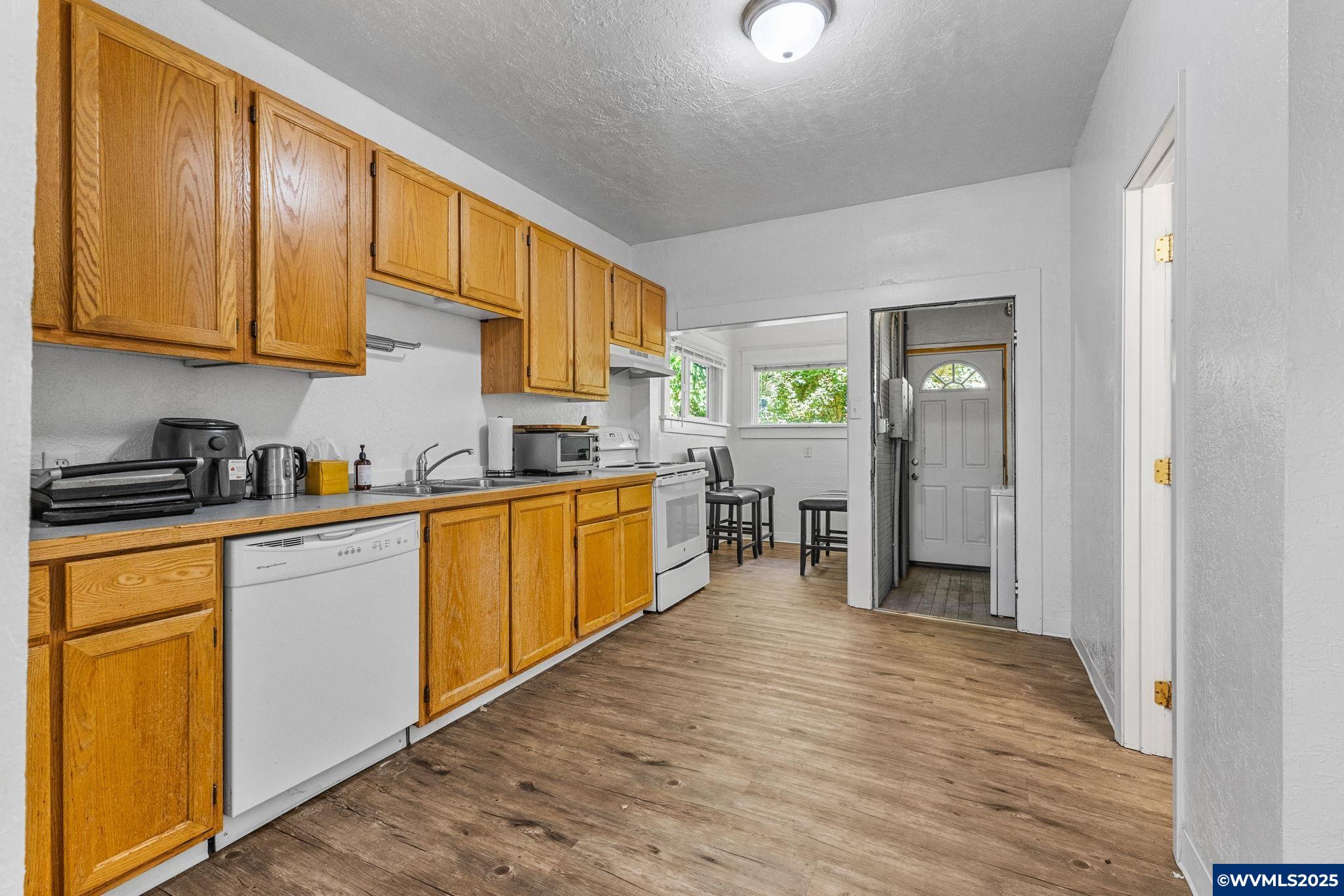 223 NW 15th St