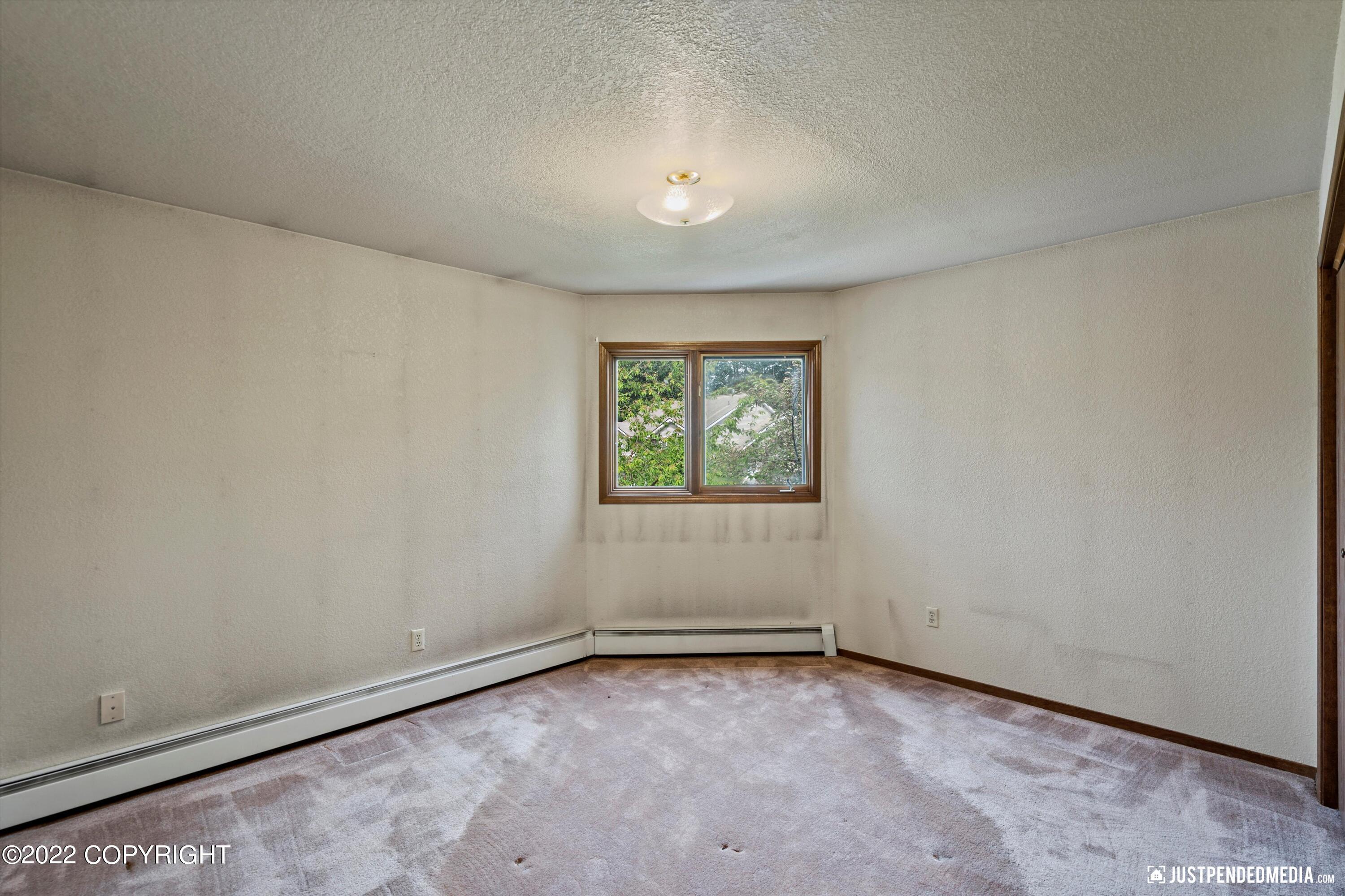 5850 Jennifer Circle