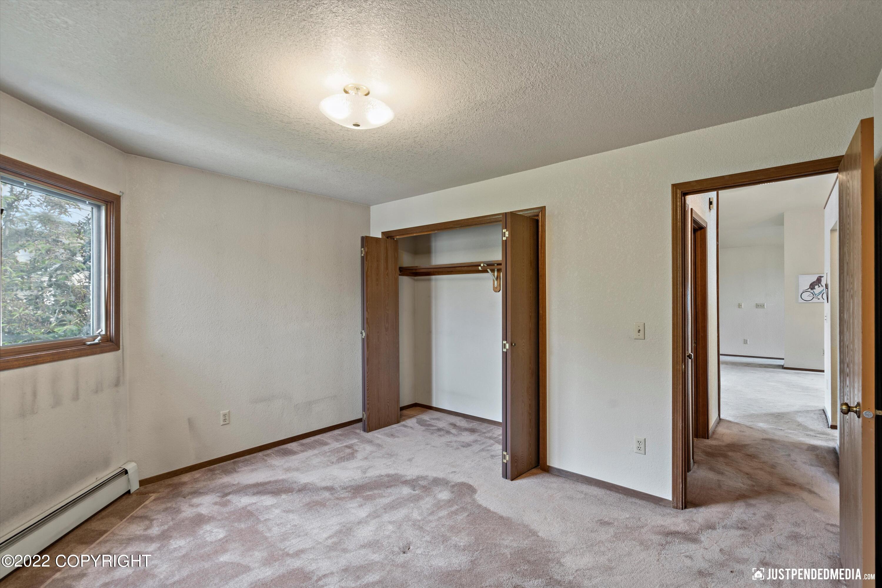 5850 Jennifer Circle