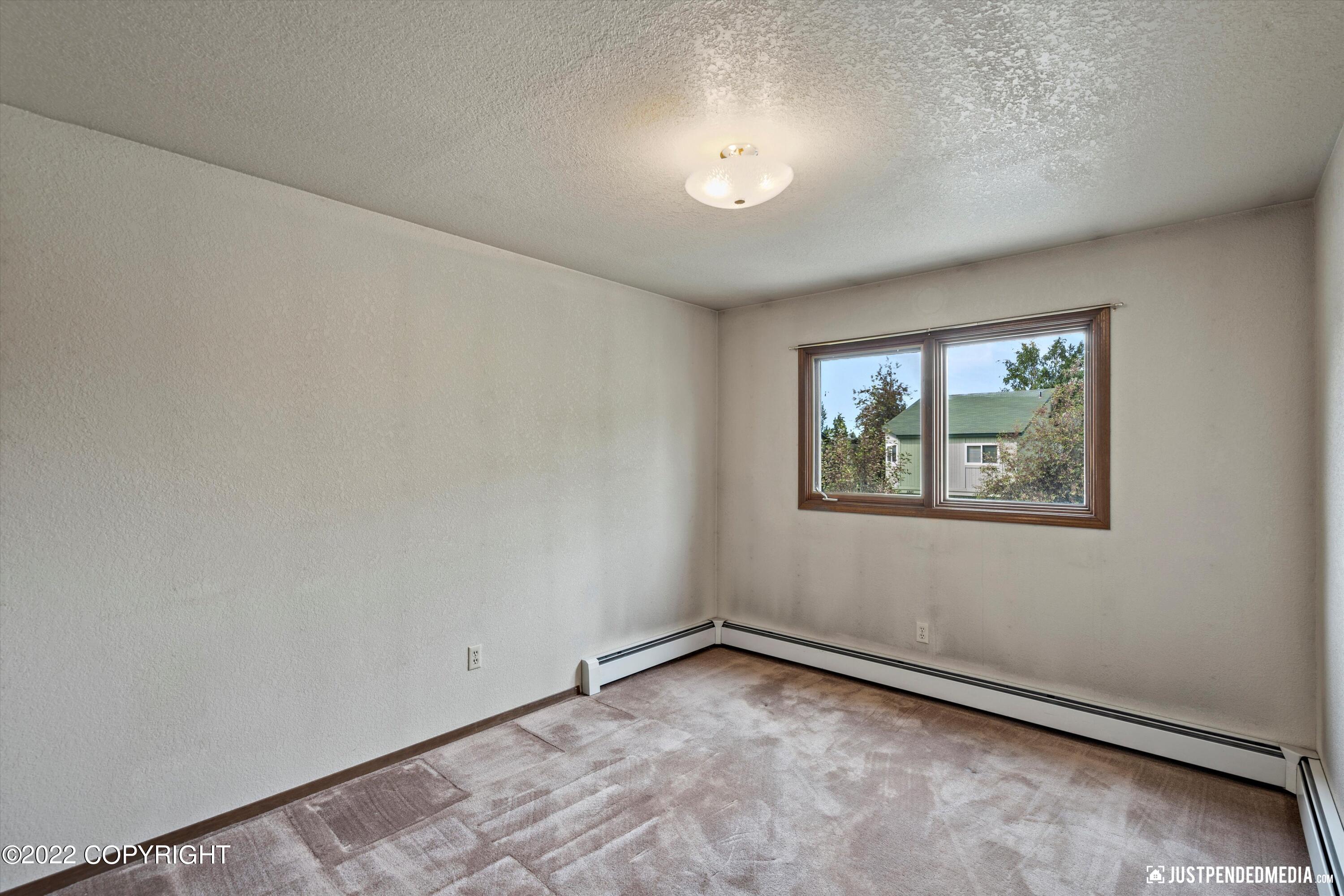 5850 Jennifer Circle