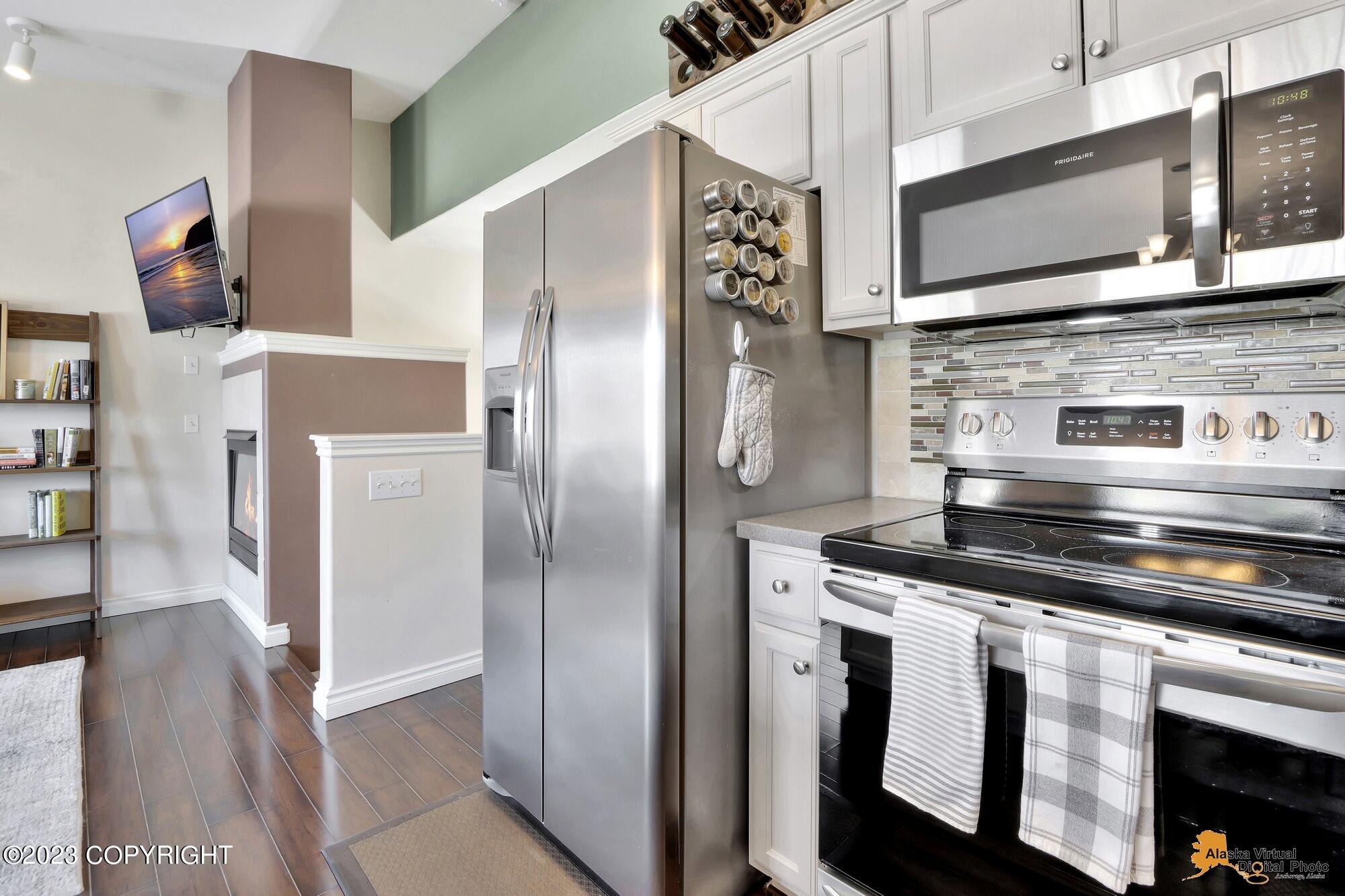 9329 Commons Place Unit: #28