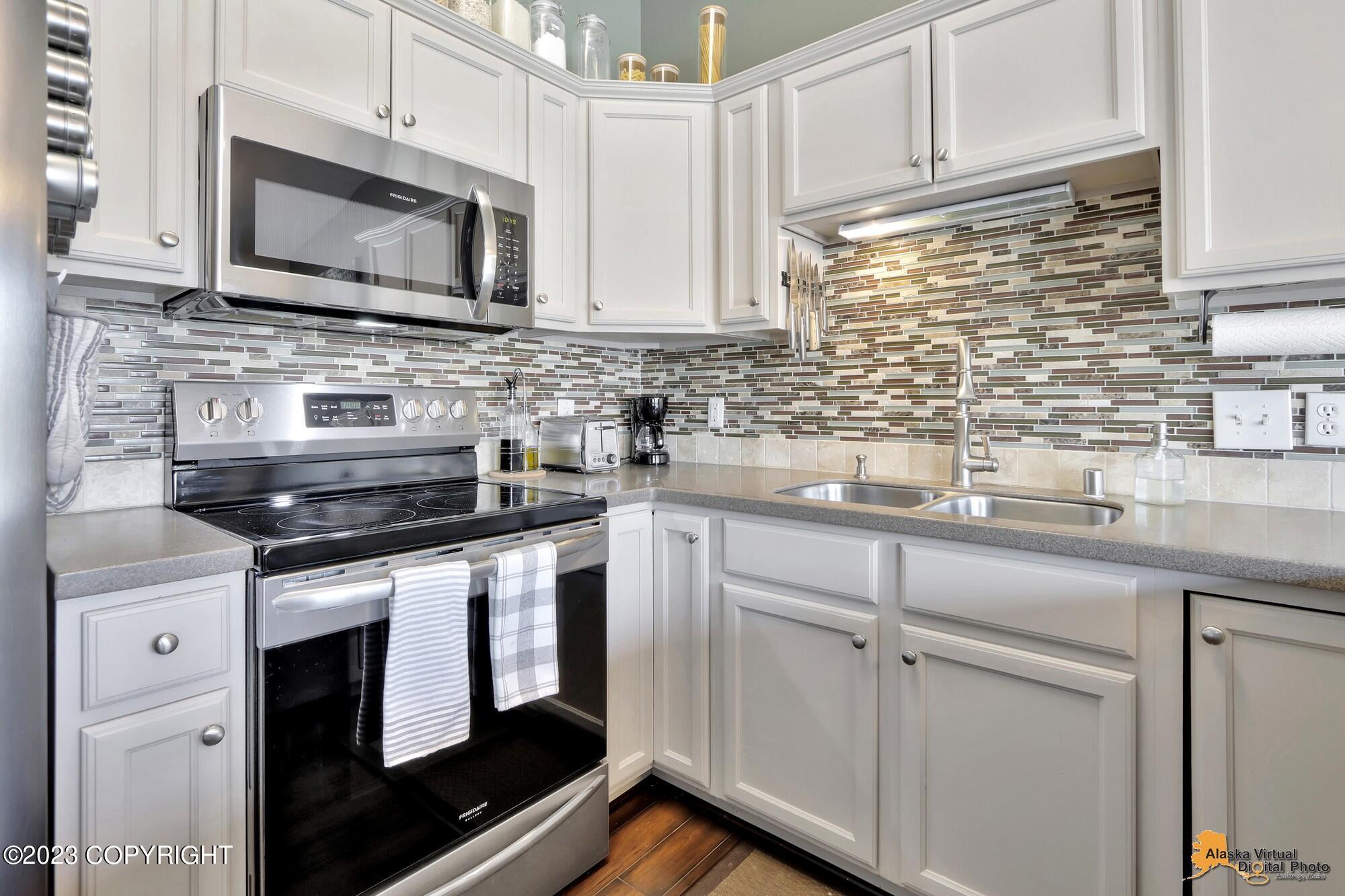 9329 Commons Place Unit: #28