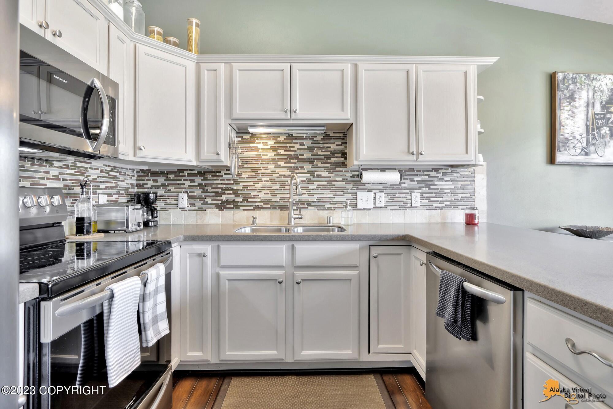 9329 Commons Place Unit: #28