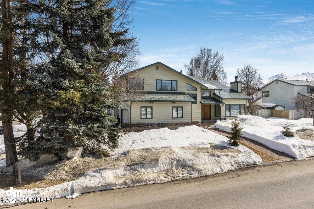 2561 Banbury Drive