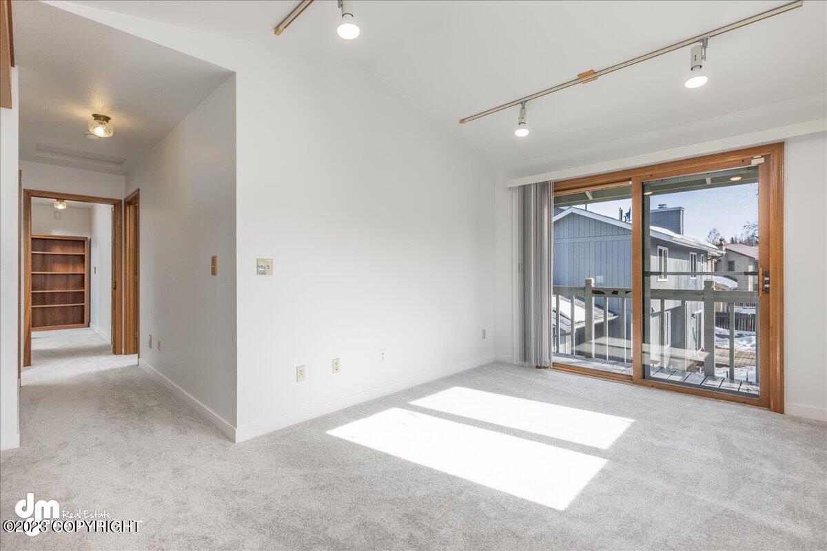 2561 Banbury Drive