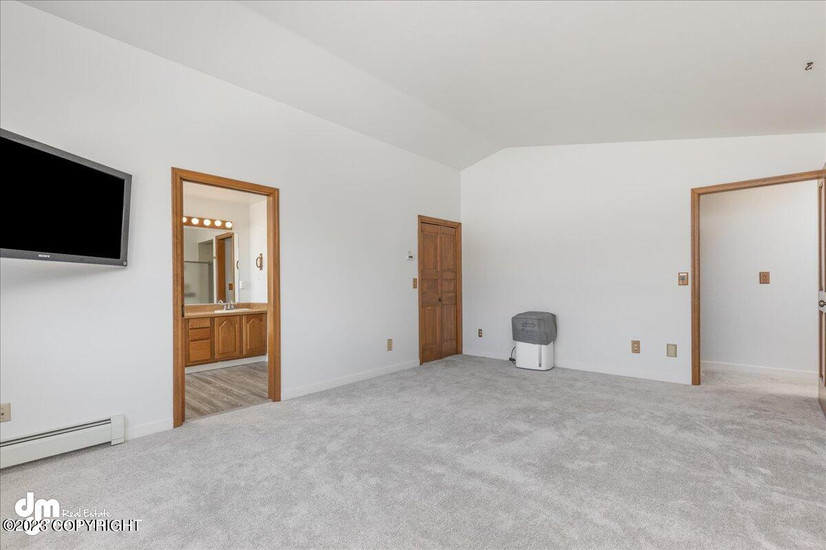 2561 Banbury Drive