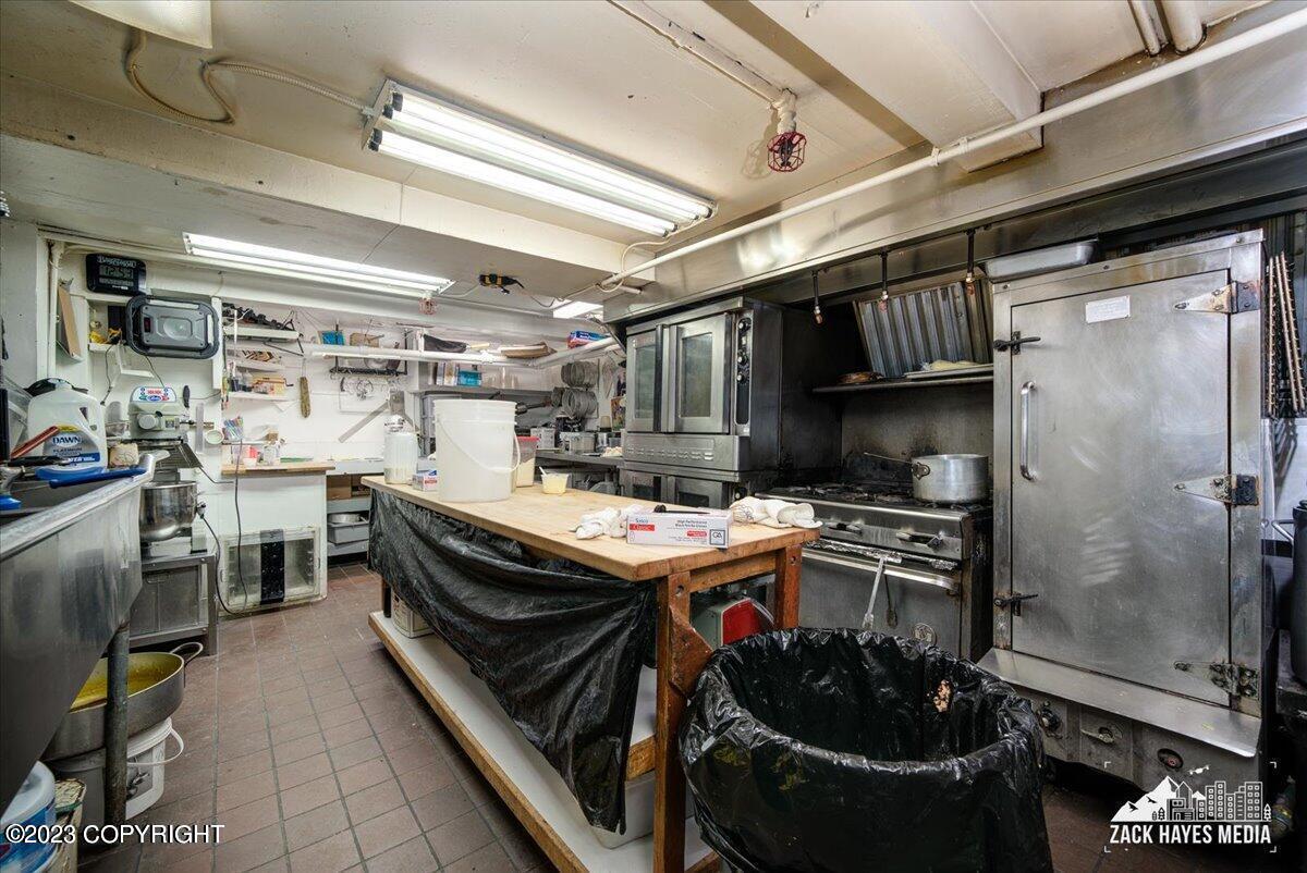 627 W 3rd Avenue
