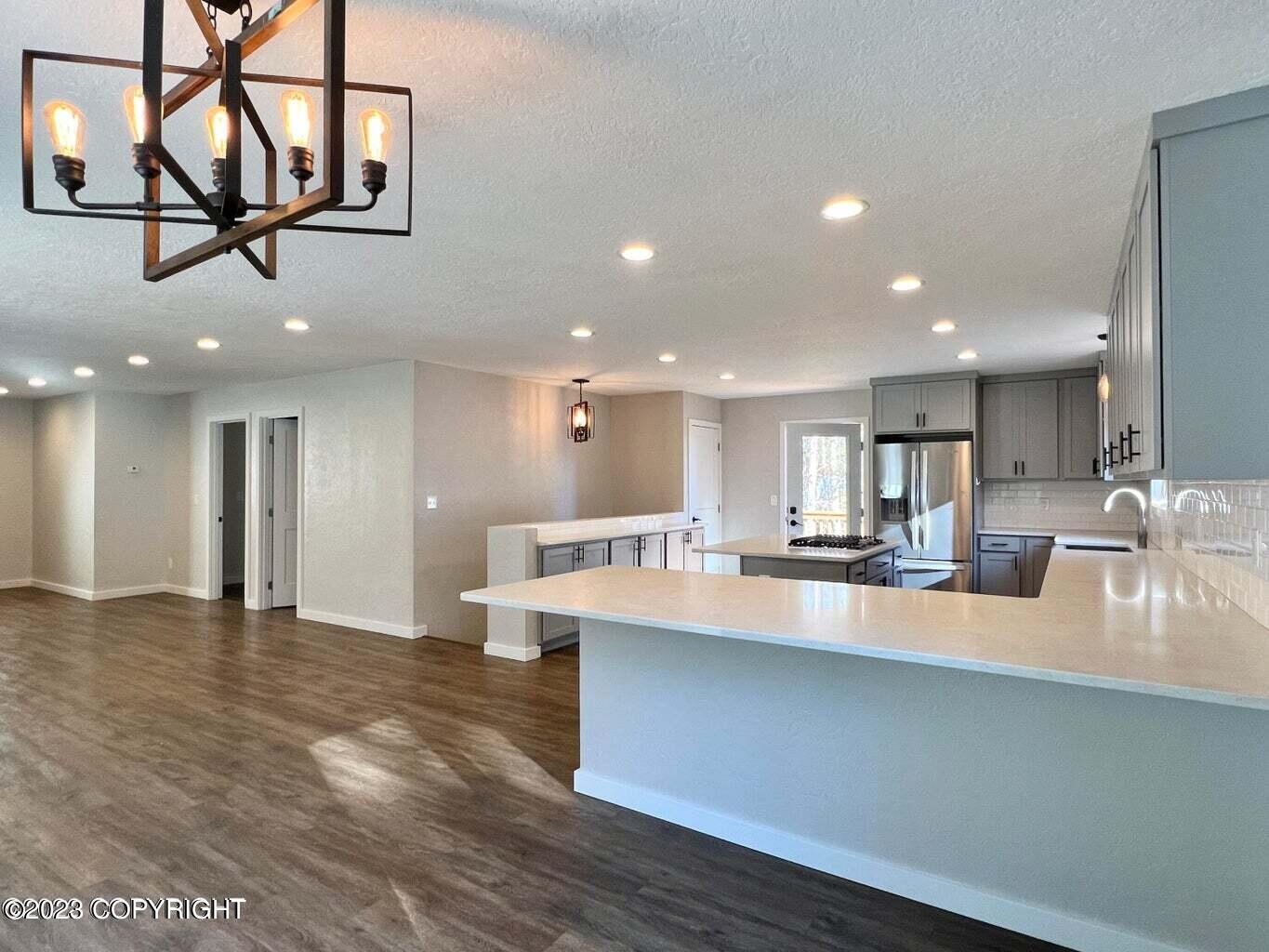 6841 Whitehall Street