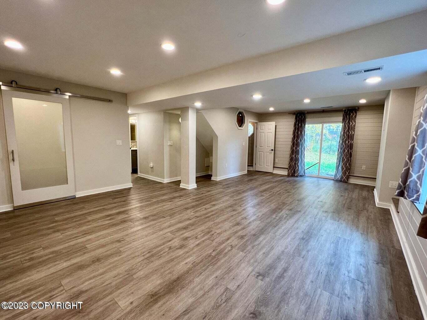 6841 Whitehall Street