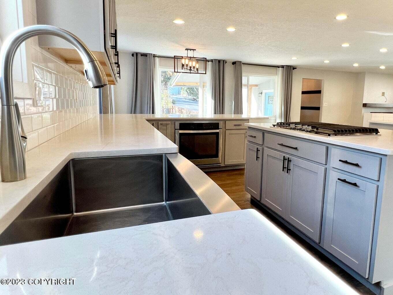 6841 Whitehall Street