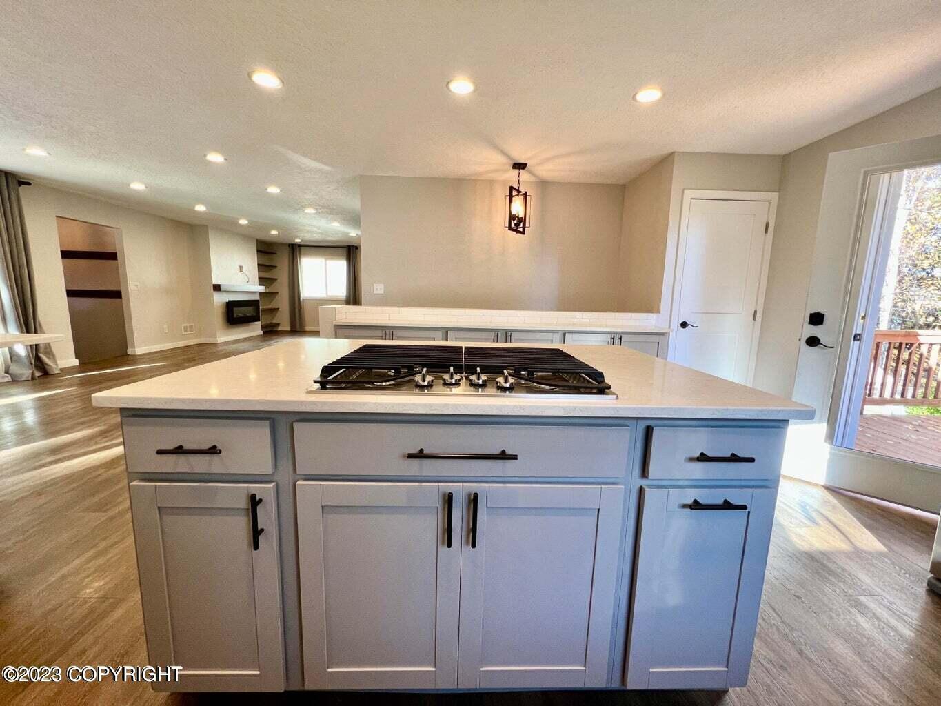 6841 Whitehall Street