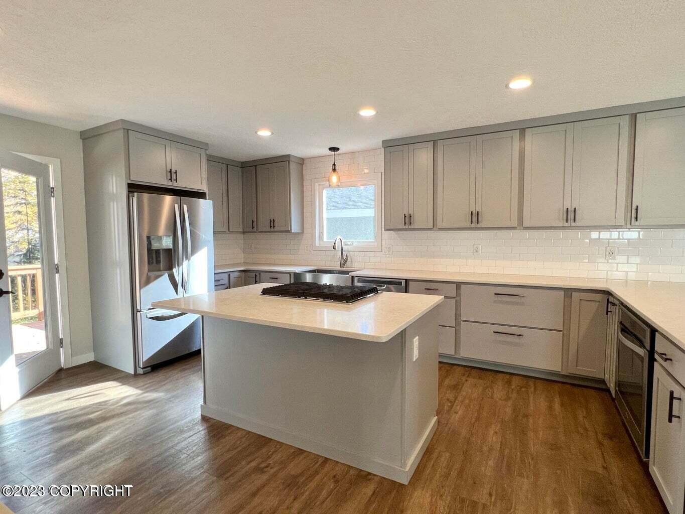 6841 Whitehall Street