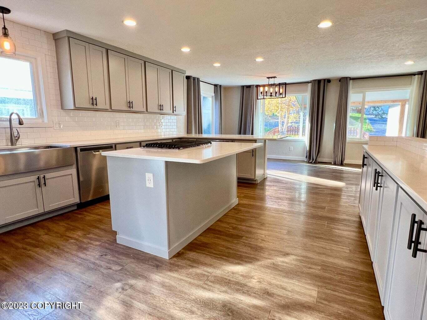 6841 Whitehall Street