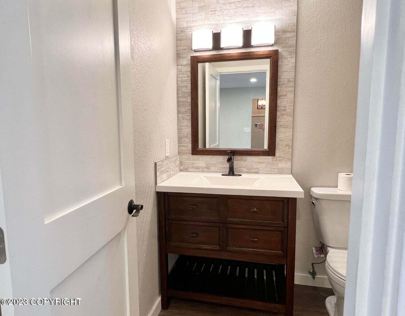 6841 Whitehall Street