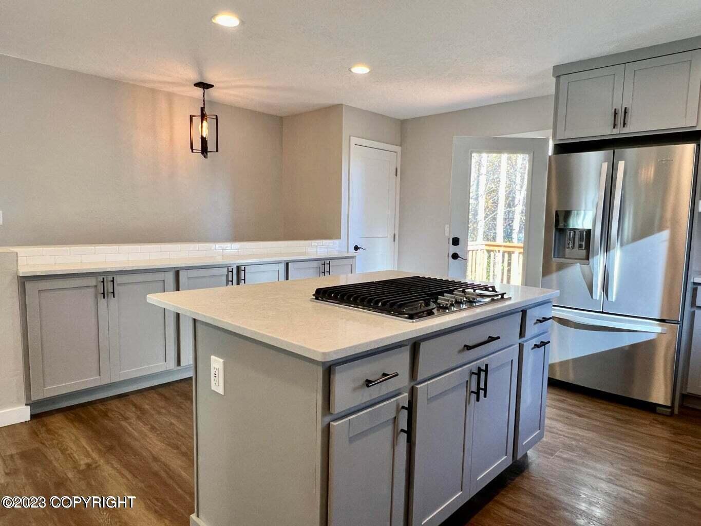 6841 Whitehall Street