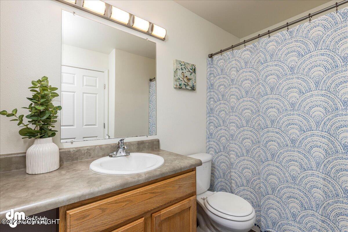 123 E 24th Avenue Unit: #4