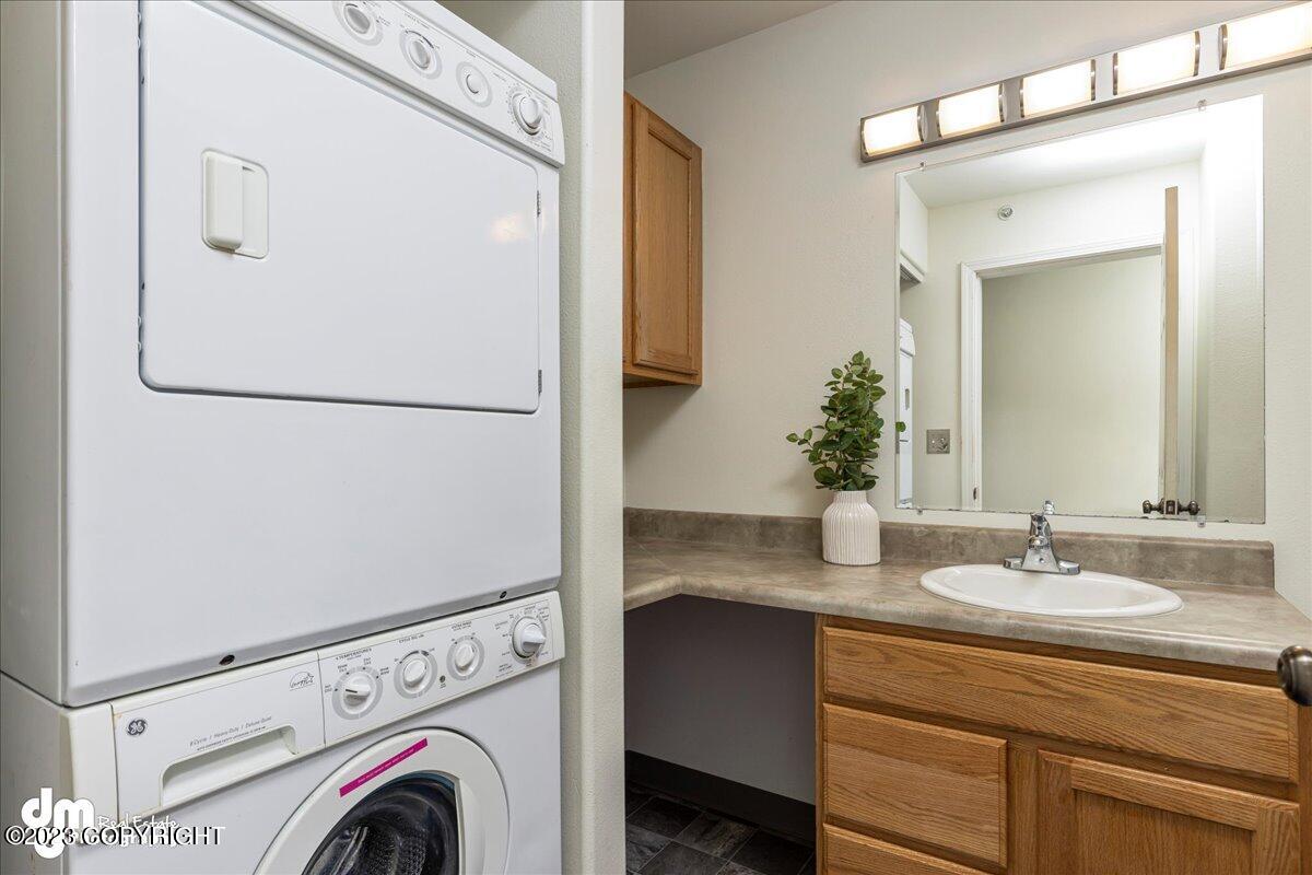123 E 24th Avenue Unit: #4