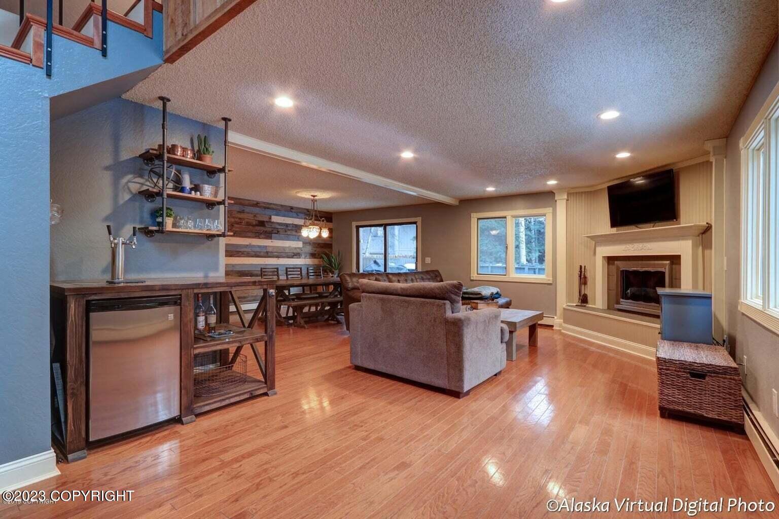 615 Highlander Circle
