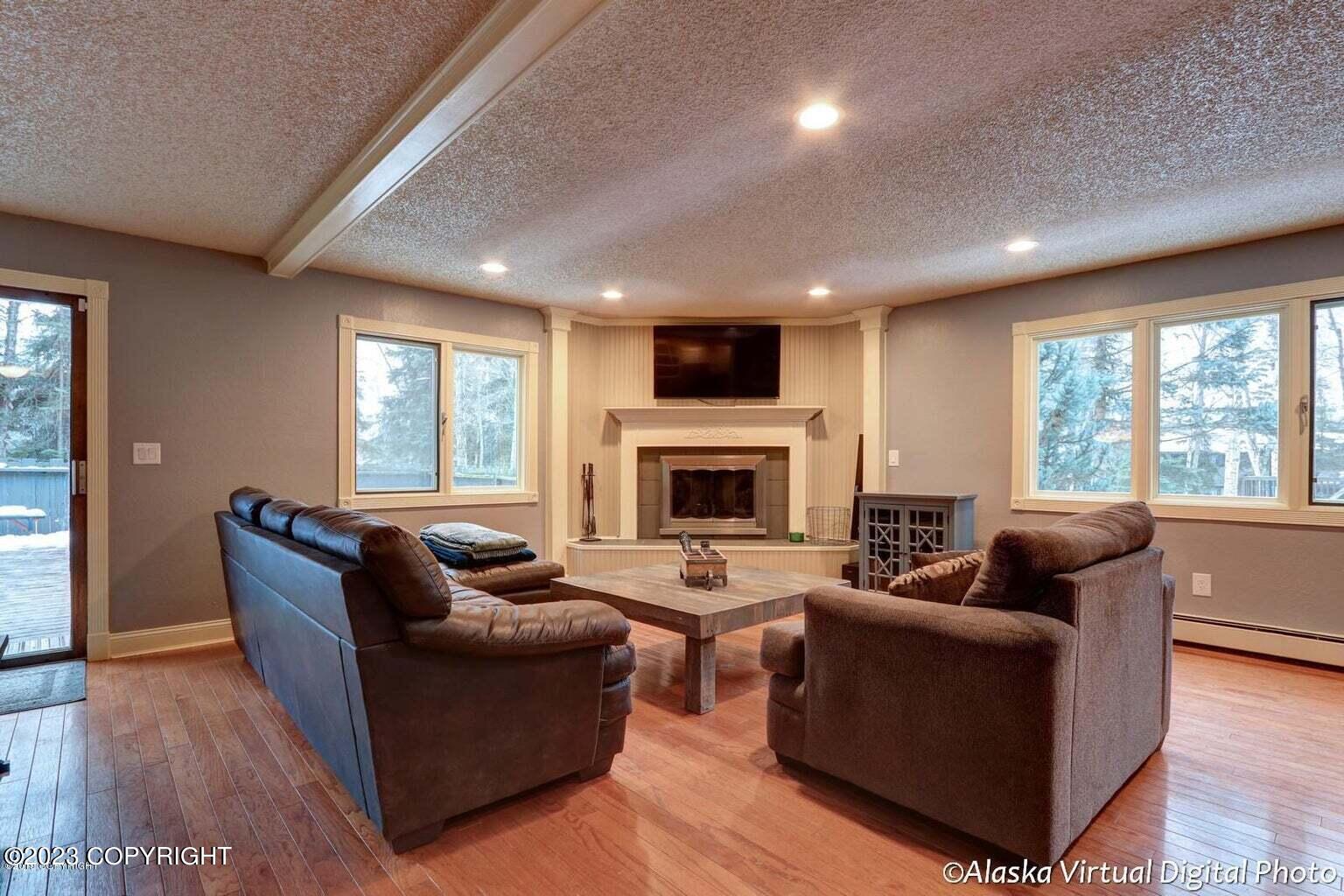 615 Highlander Circle