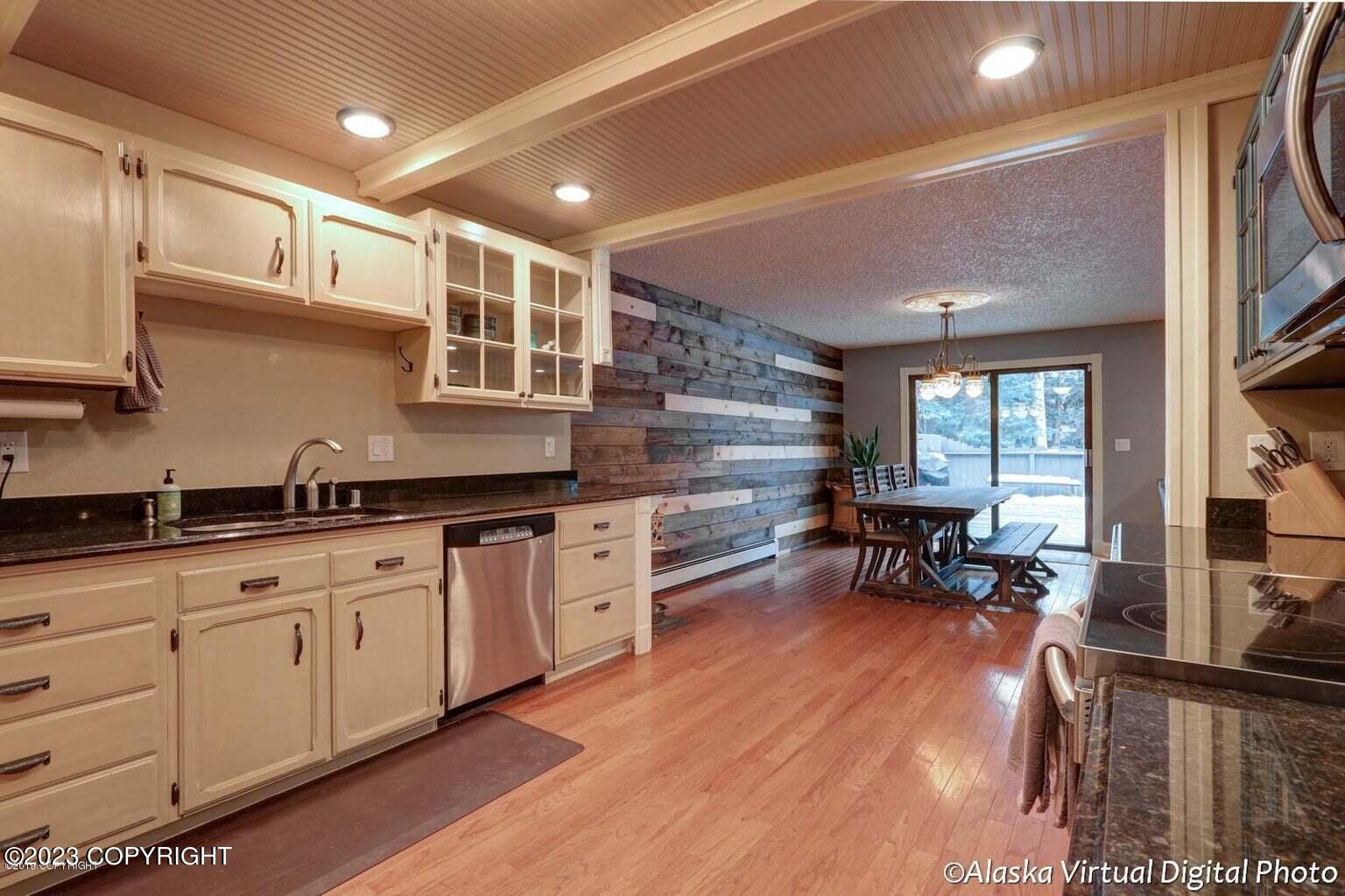 615 Highlander Circle