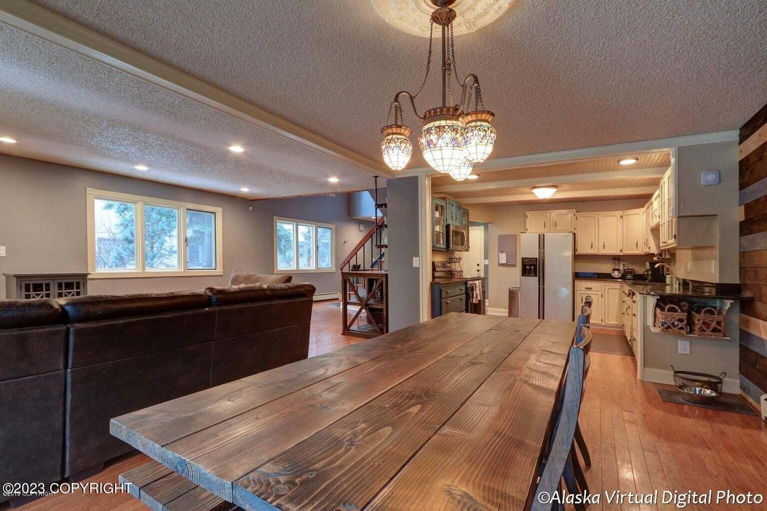 615 Highlander Circle