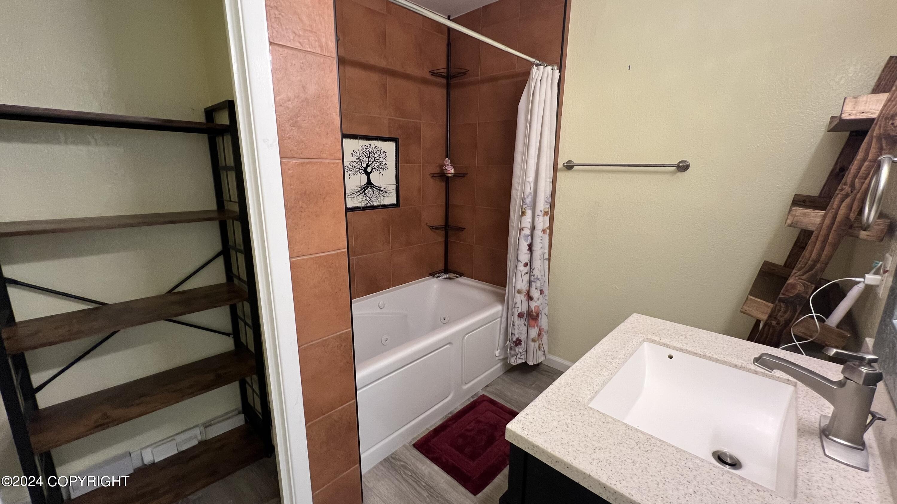 3823 Hampton Drive # 2F