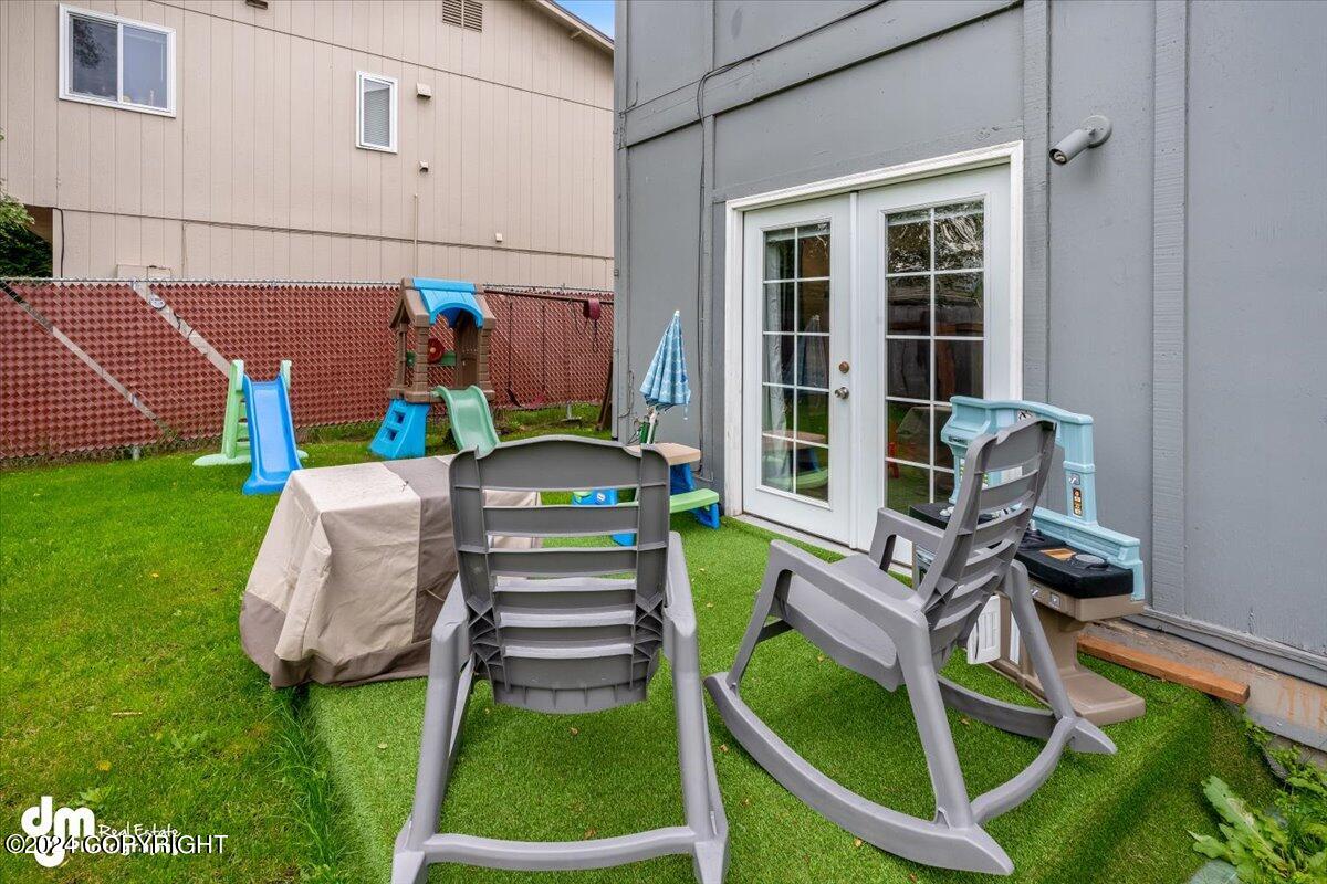 8921-8923 Woodstock Circle