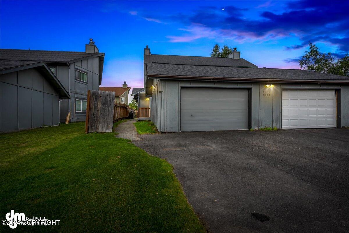 8921-8923 Woodstock Circle