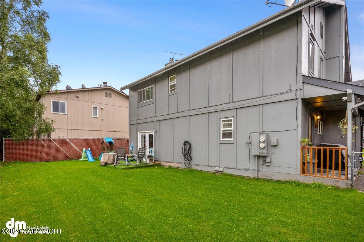 8921-8923 Woodstock Circle