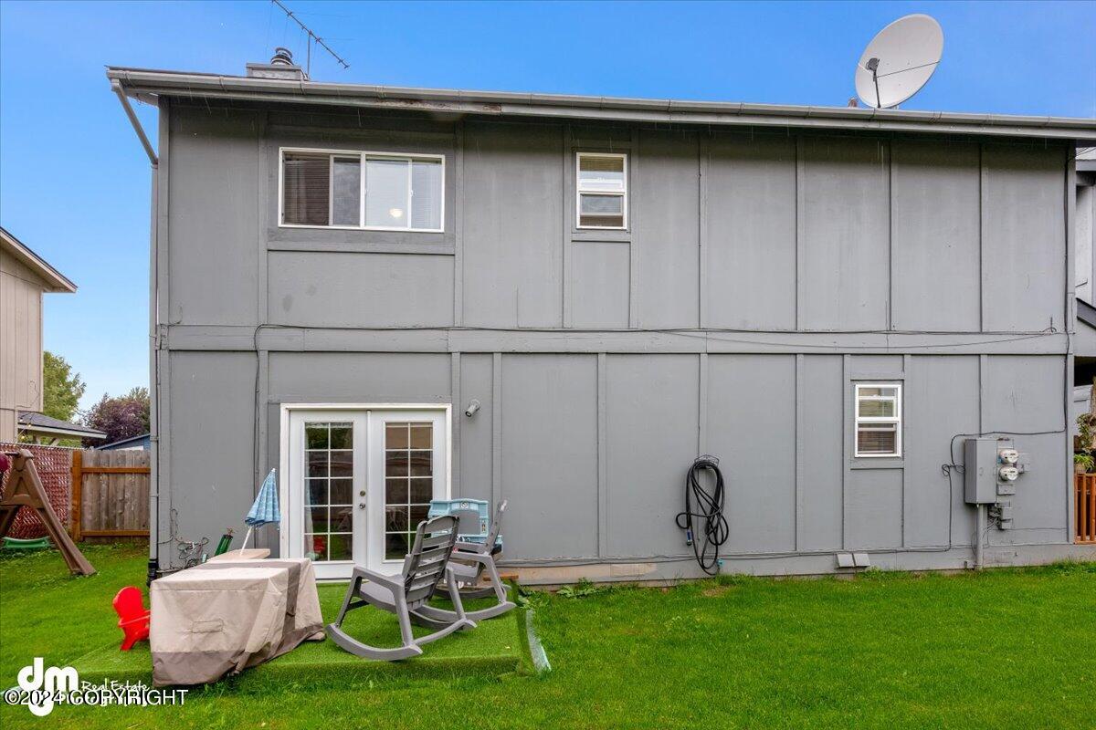 8921-8923 Woodstock Circle