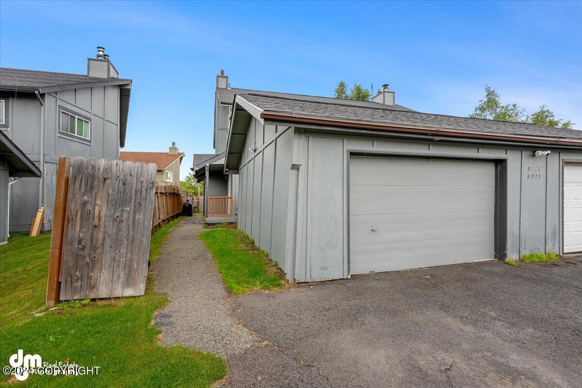 8921-8923 Woodstock Circle