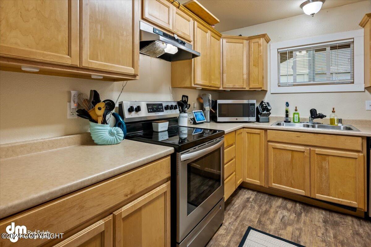 8921-8923 Woodstock Circle