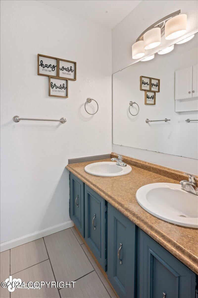 8921-8923 Woodstock Circle