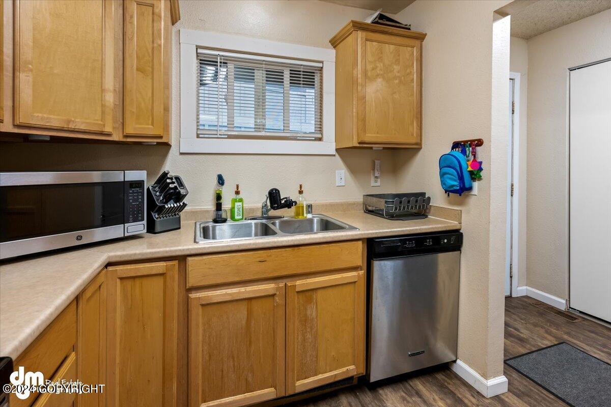 8921-8923 Woodstock Circle