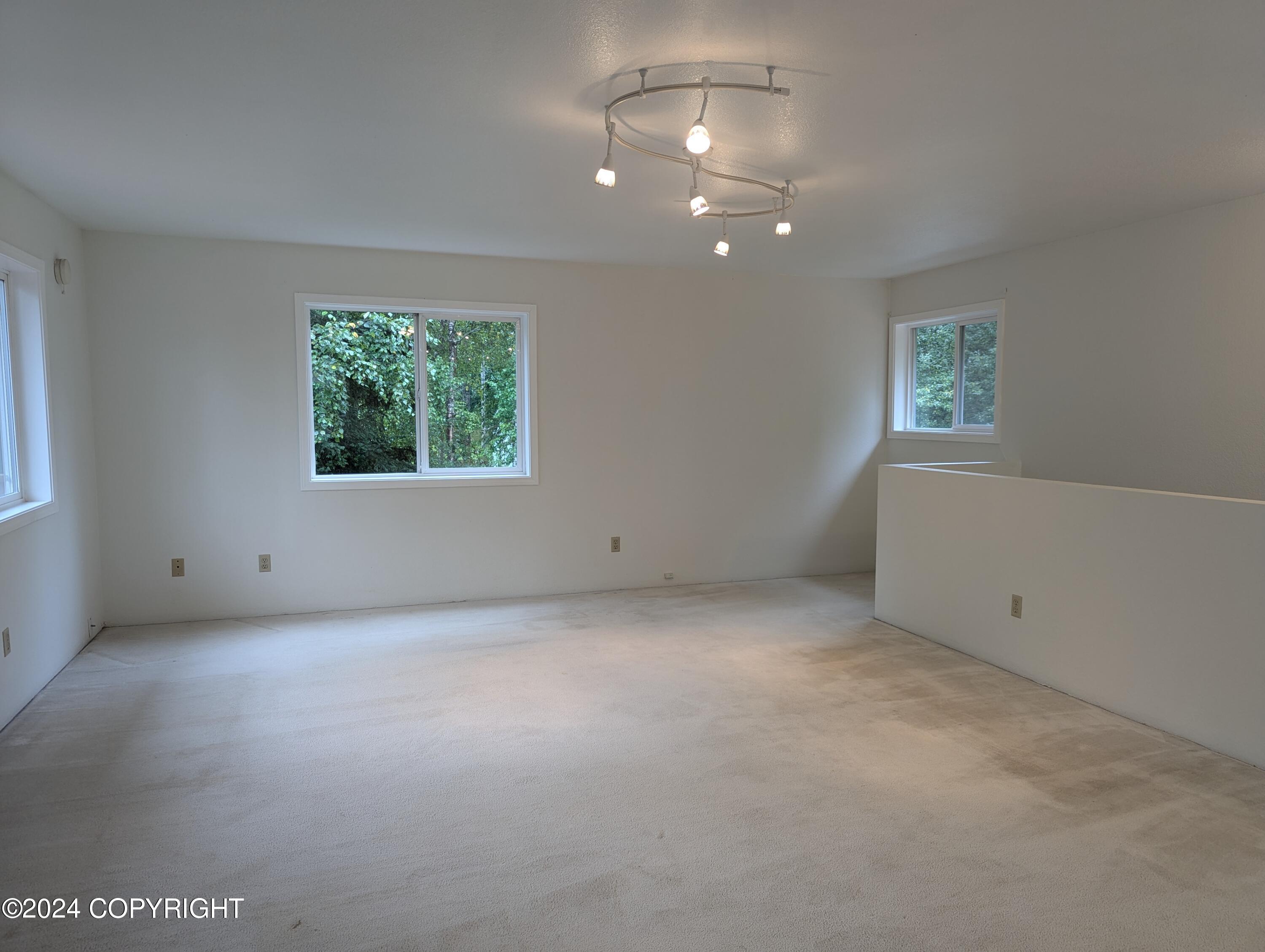 3497 S Lakeview Loop