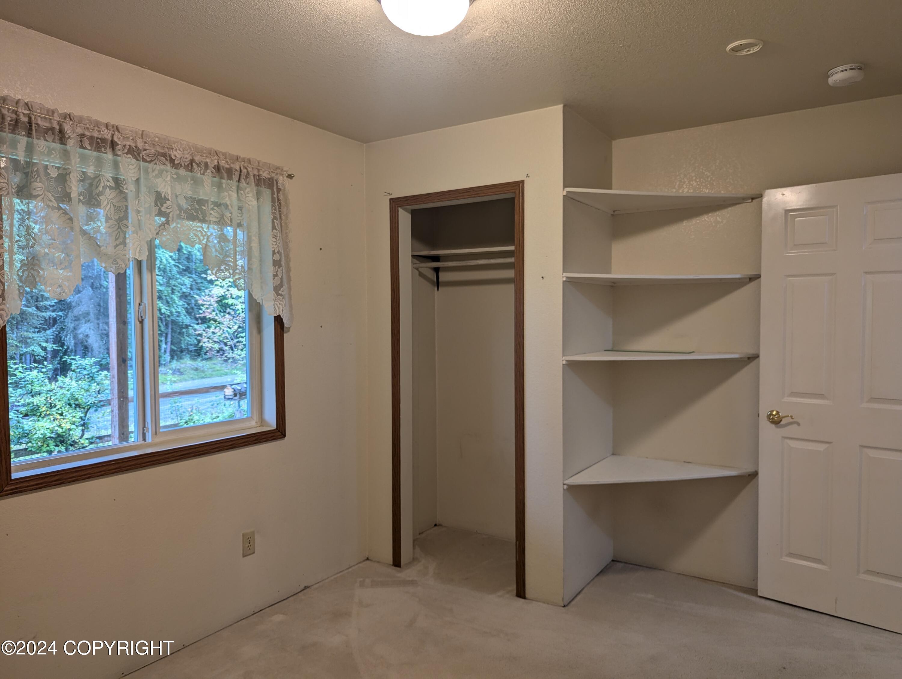 3497 S Lakeview Loop