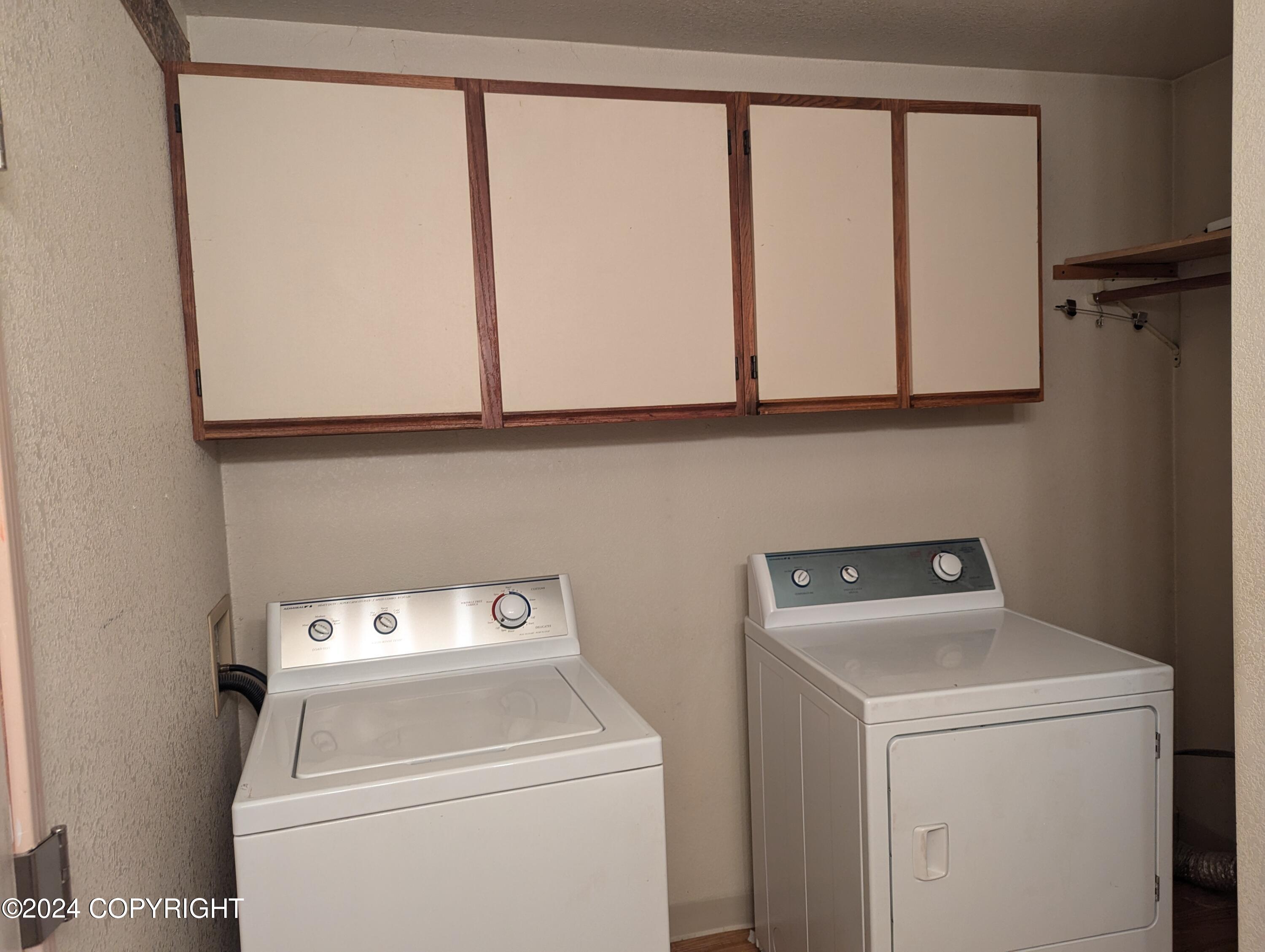 3497 S Lakeview Loop