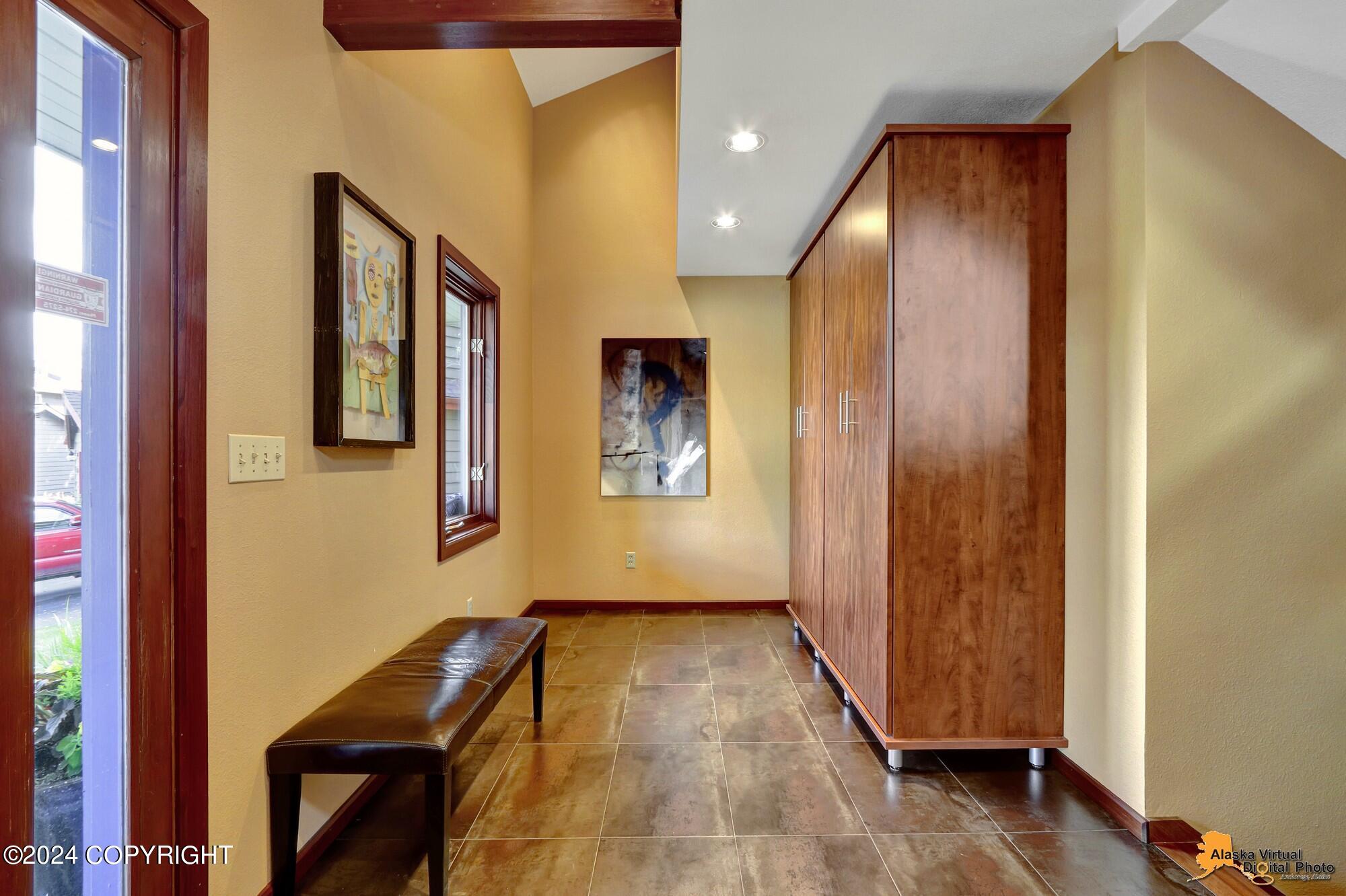 4871 Retriever Circle