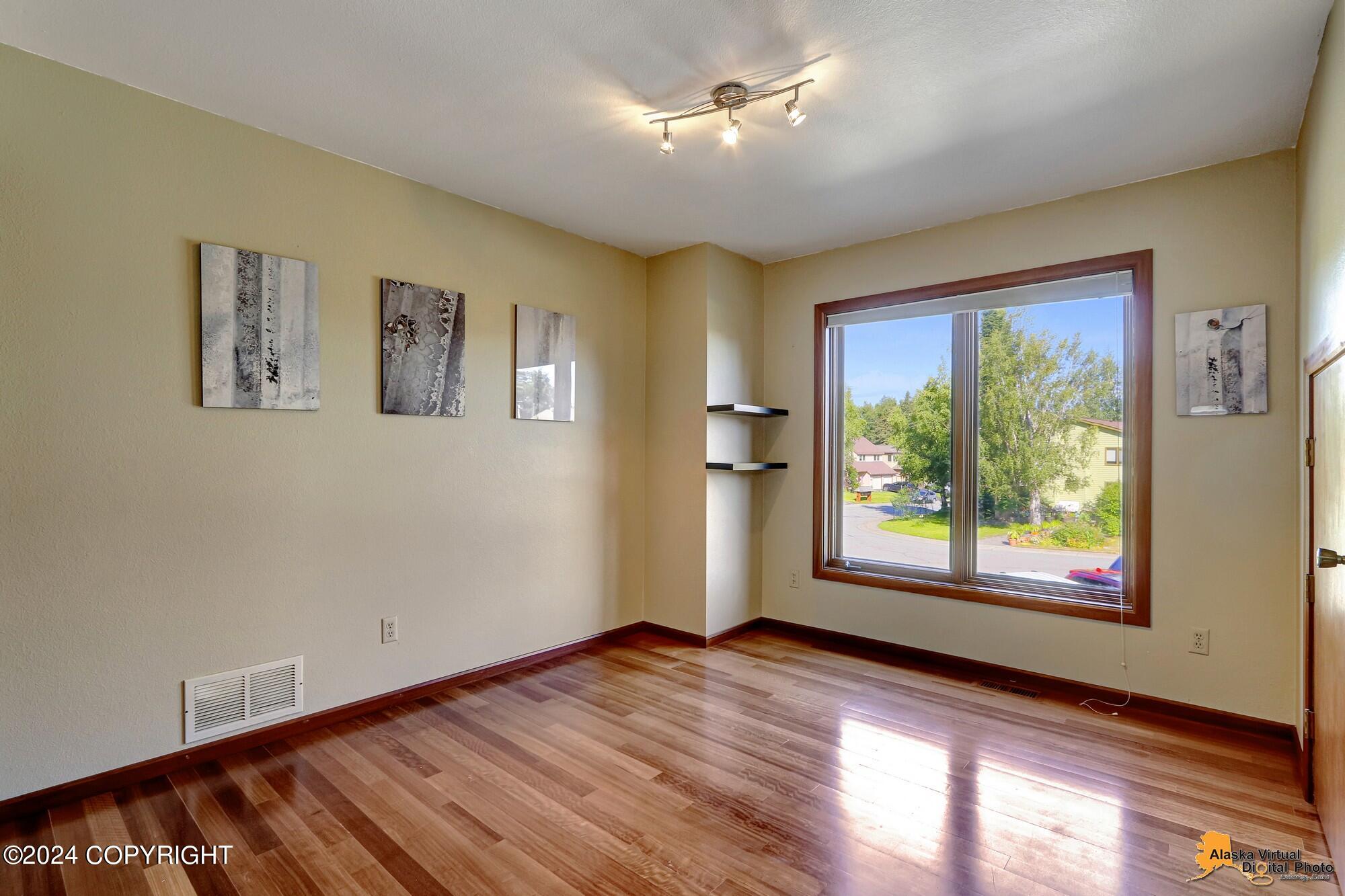 4871 Retriever Circle