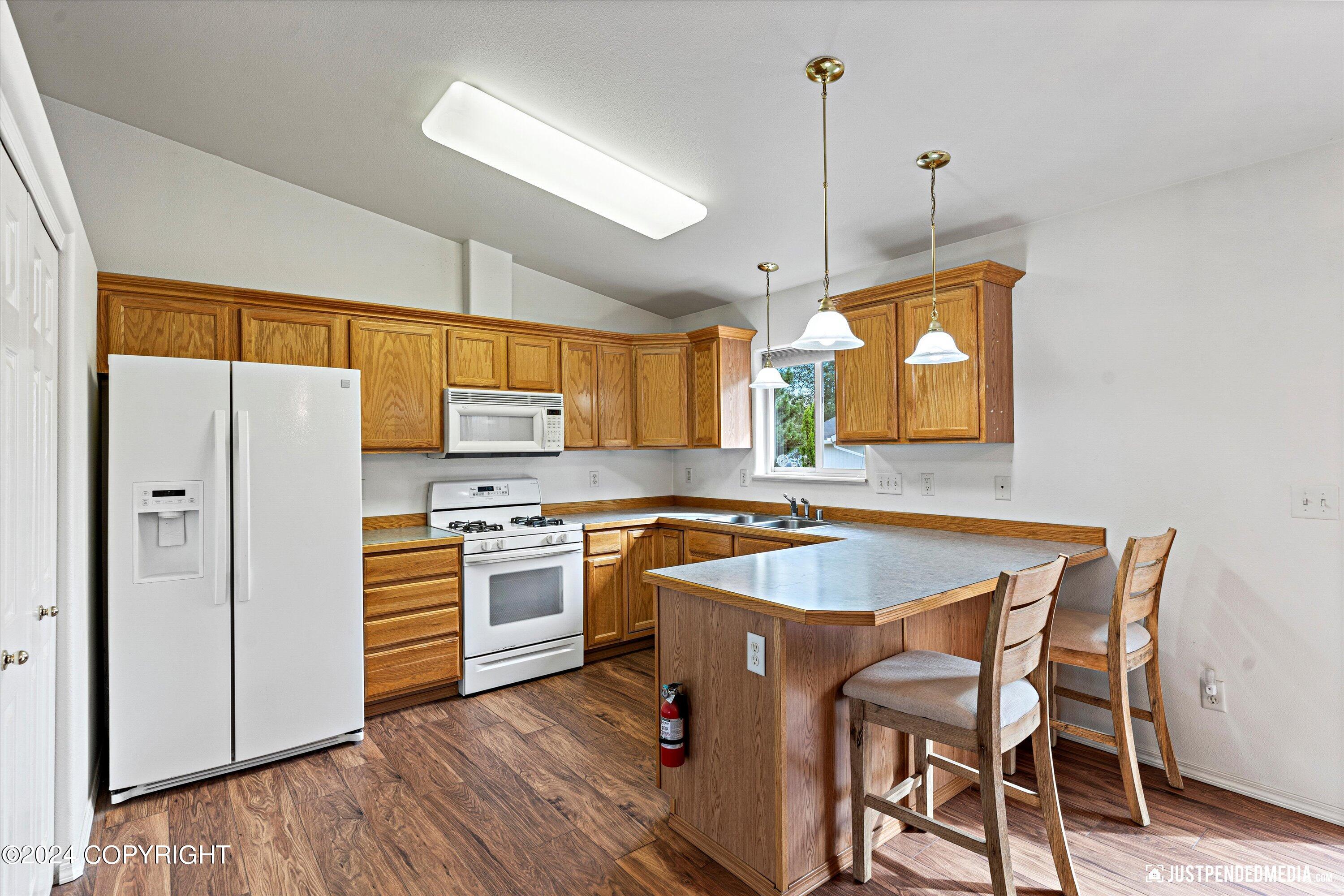 976 Shakespeare Circle