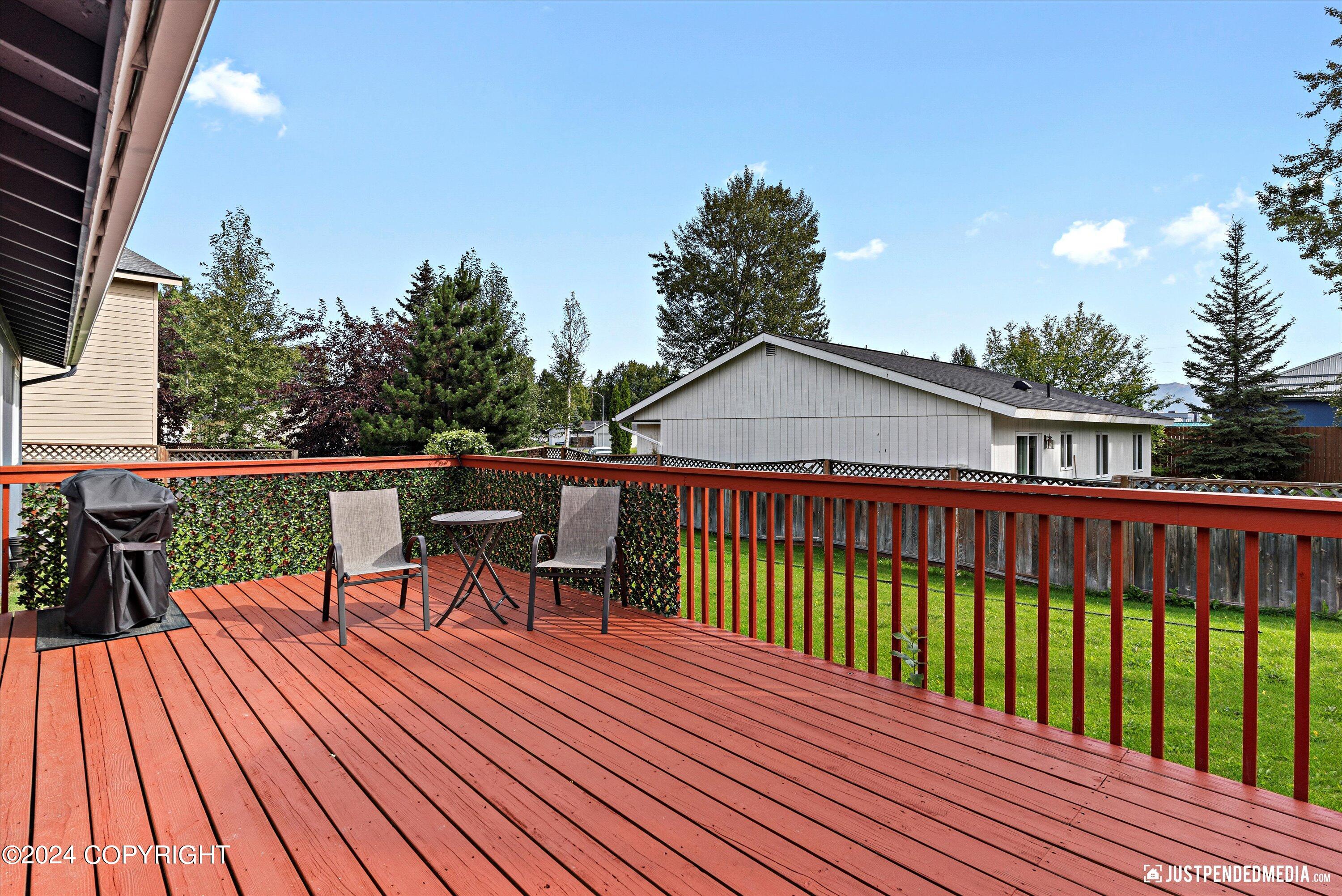 976 Shakespeare Circle