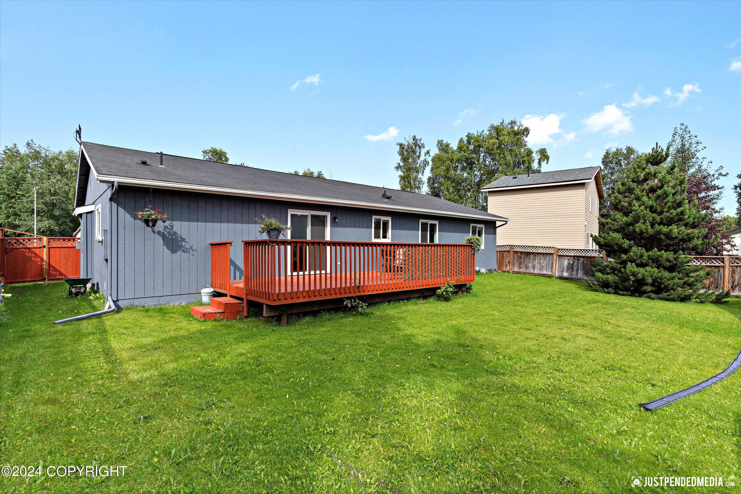 976 Shakespeare Circle