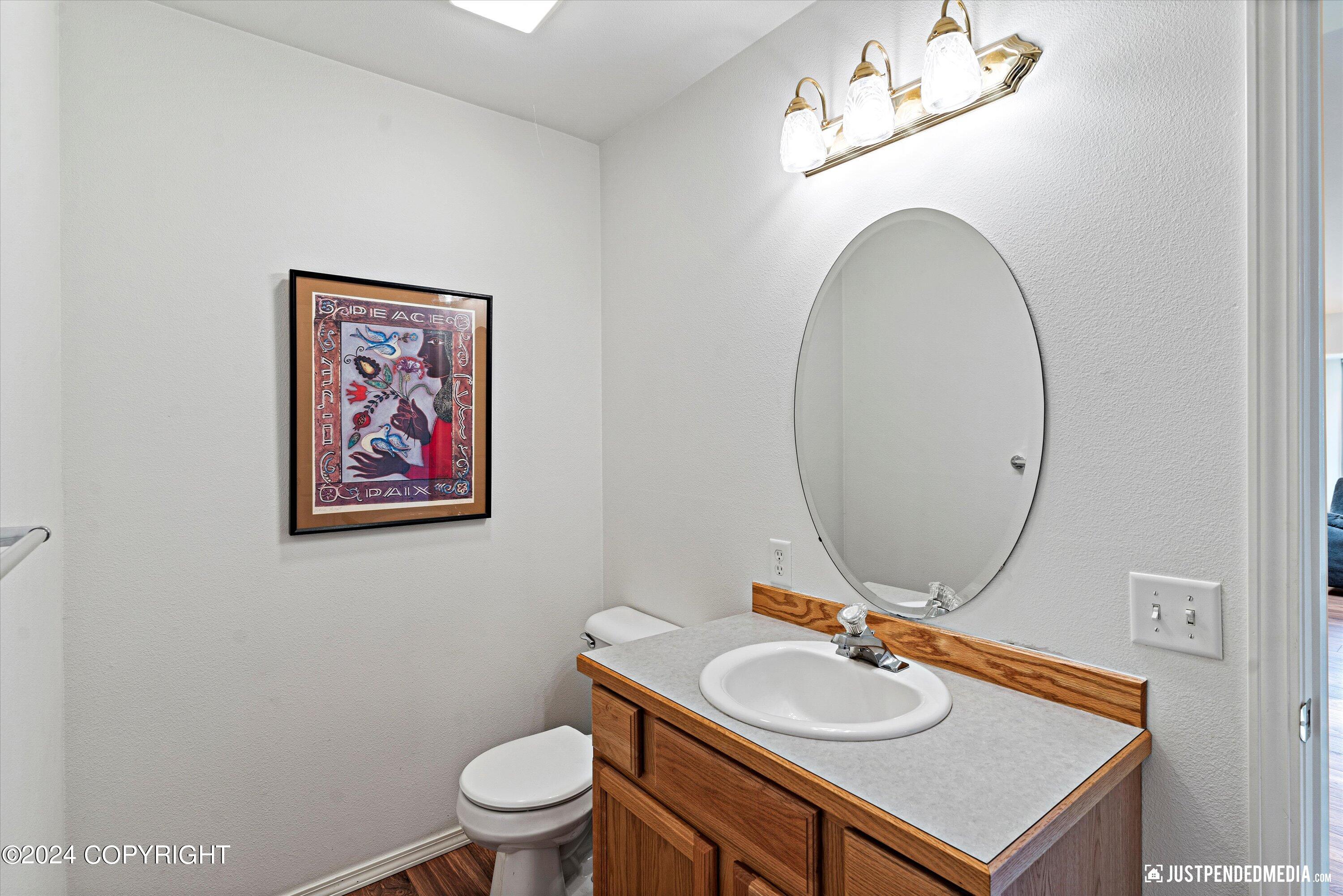 976 Shakespeare Circle