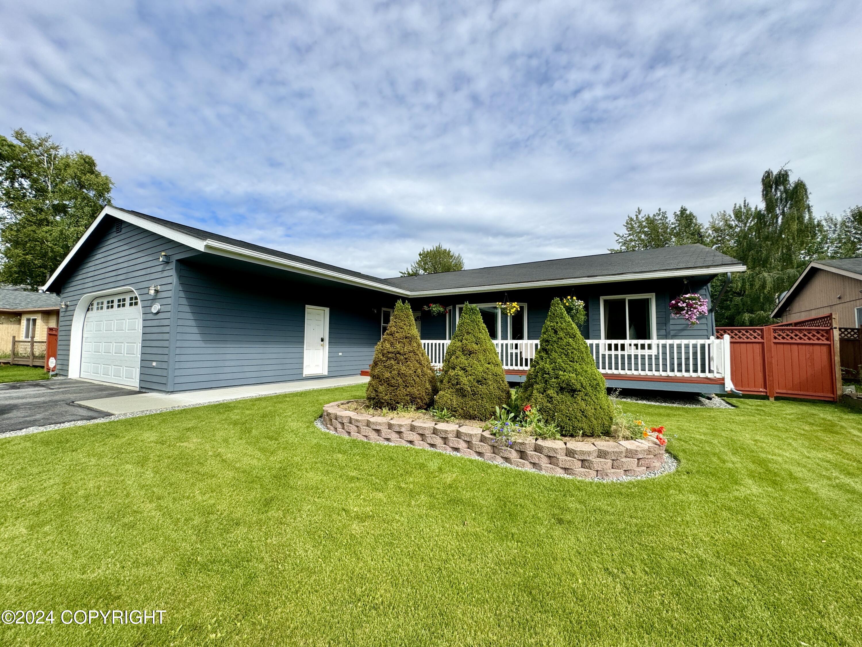 976 Shakespeare Circle